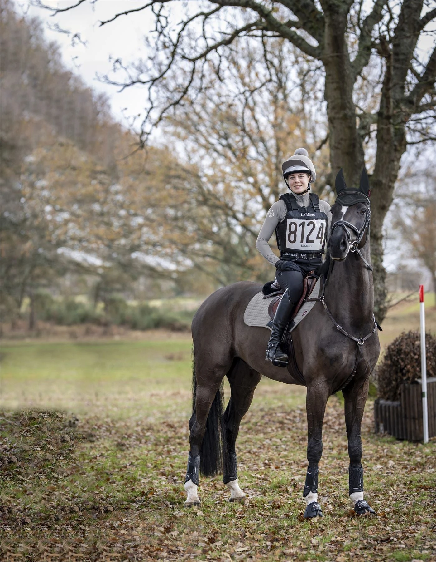 LeMieux Suede Close Contact Square 14 LeMieux Suede Close Contact Square - Image 12