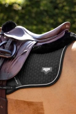 LeMieux Puissance Suede CC Pad -Lemieux 19a8bd02 2bac 4865 9845 b1ae436c0fad 03f274ff 86e0 41c4 85a8 05bbb000f02e