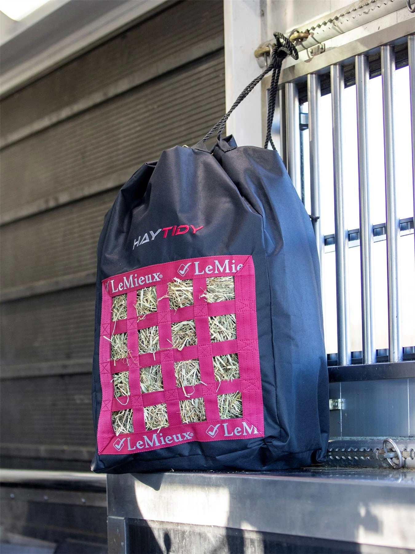 LeMieux Hay Tidy Bag 5 LeMieux Hay Tidy Bag - Image 3