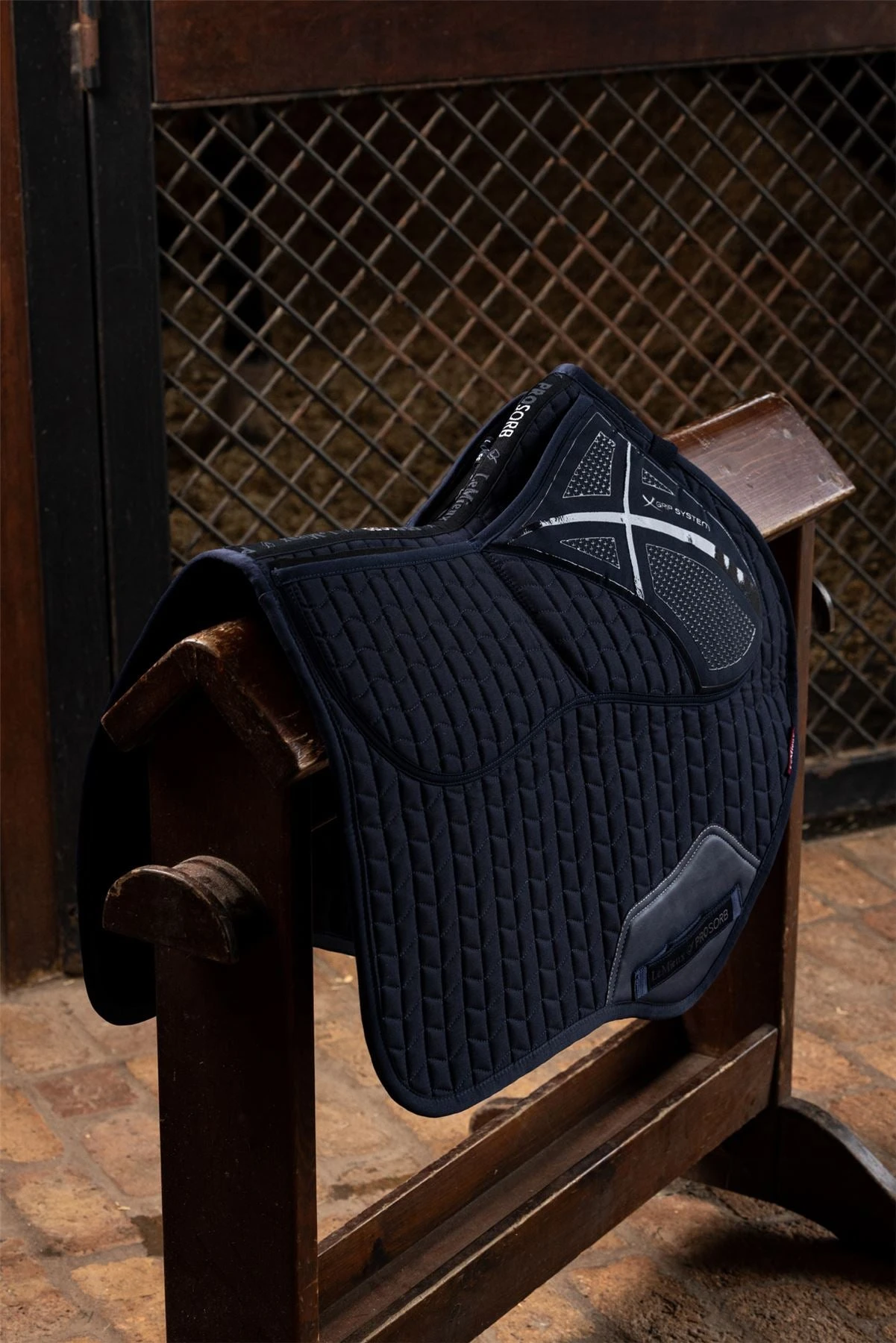 LeMieux ProSorb Plain 2 Pocket Close Contact Square 8 LeMieux ProSorb Plain 2 Pocket Close Contact Square - Image 6