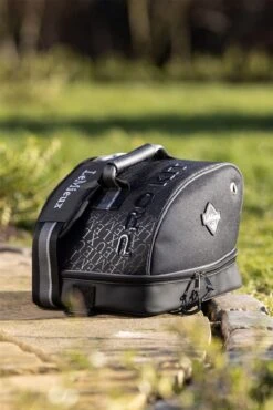 LeMieux Elite Pro Hat Box 22 LeMieux Elite Pro Hat Box -Lemieux 9bd3a4cc 3222 4773 ba8e cad99fbc99bc b5d89cfa 567c 47c6 b592 313d4d6037d7