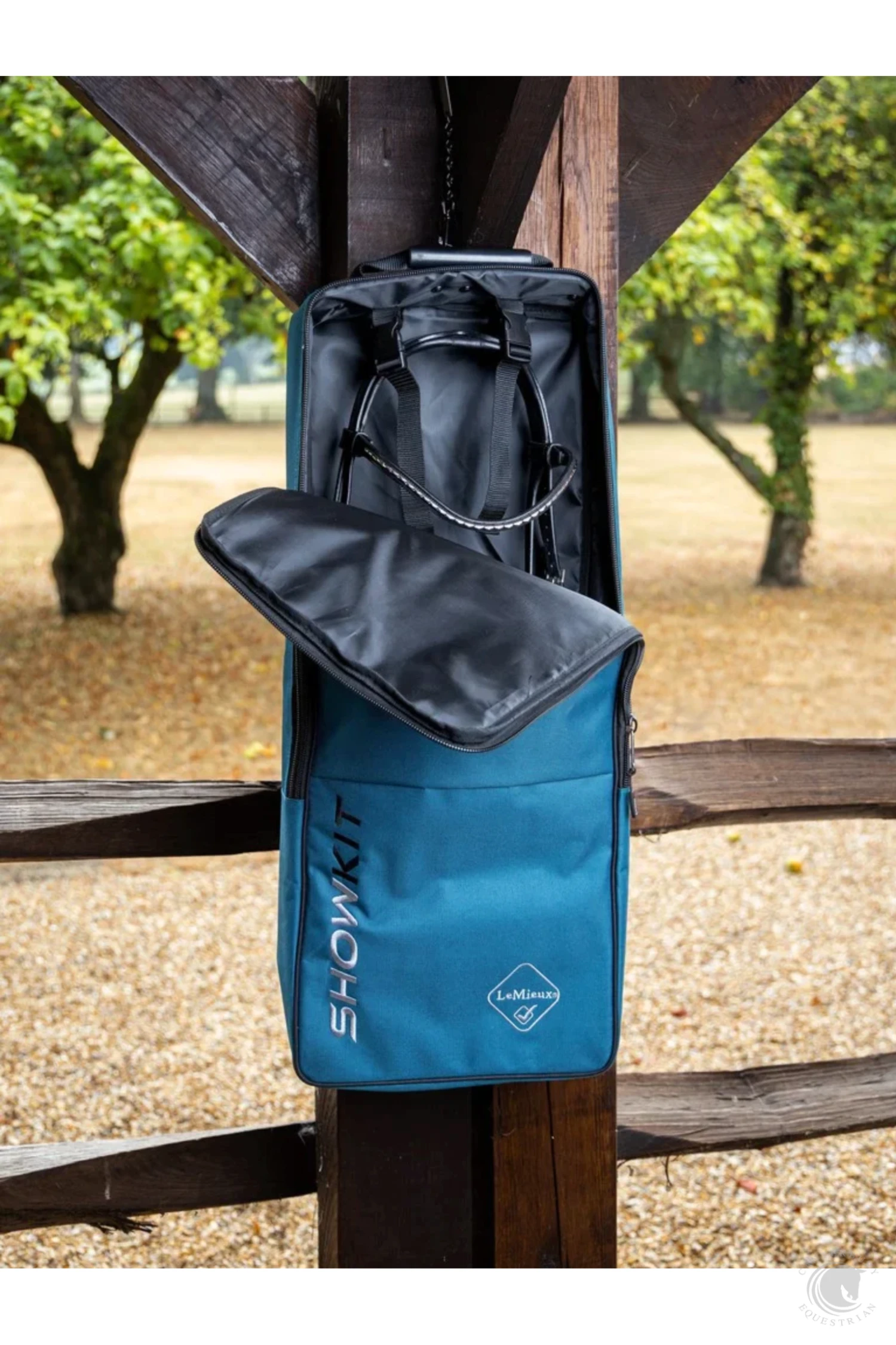 LeMieux Bridle Bag Marine 4 LeMieux Bridle Bag Marine - Image 2