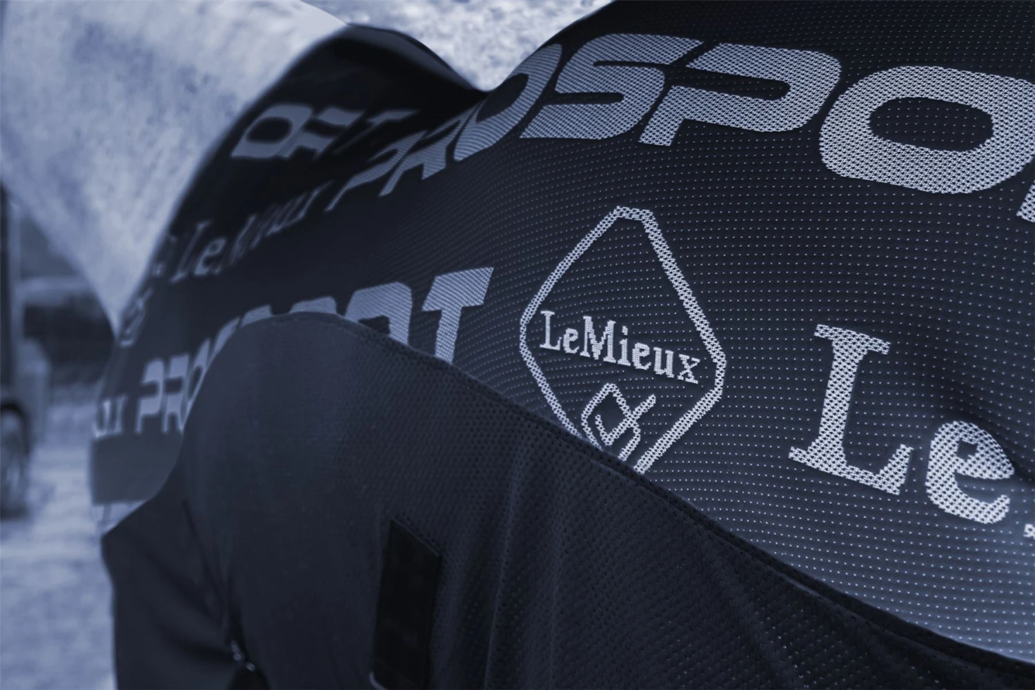 LeMieux Carbon Cooler Rug 8 LeMieux Carbon Cooler Rug - Image 6