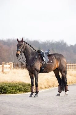 LeMieux Puissance Suede Dressage Pad -Lemieux bcaf9e27 39ea 4a23 b1b5 6aa85957fe88 d73c296f b4d3 415f 832a 172cef1a8317