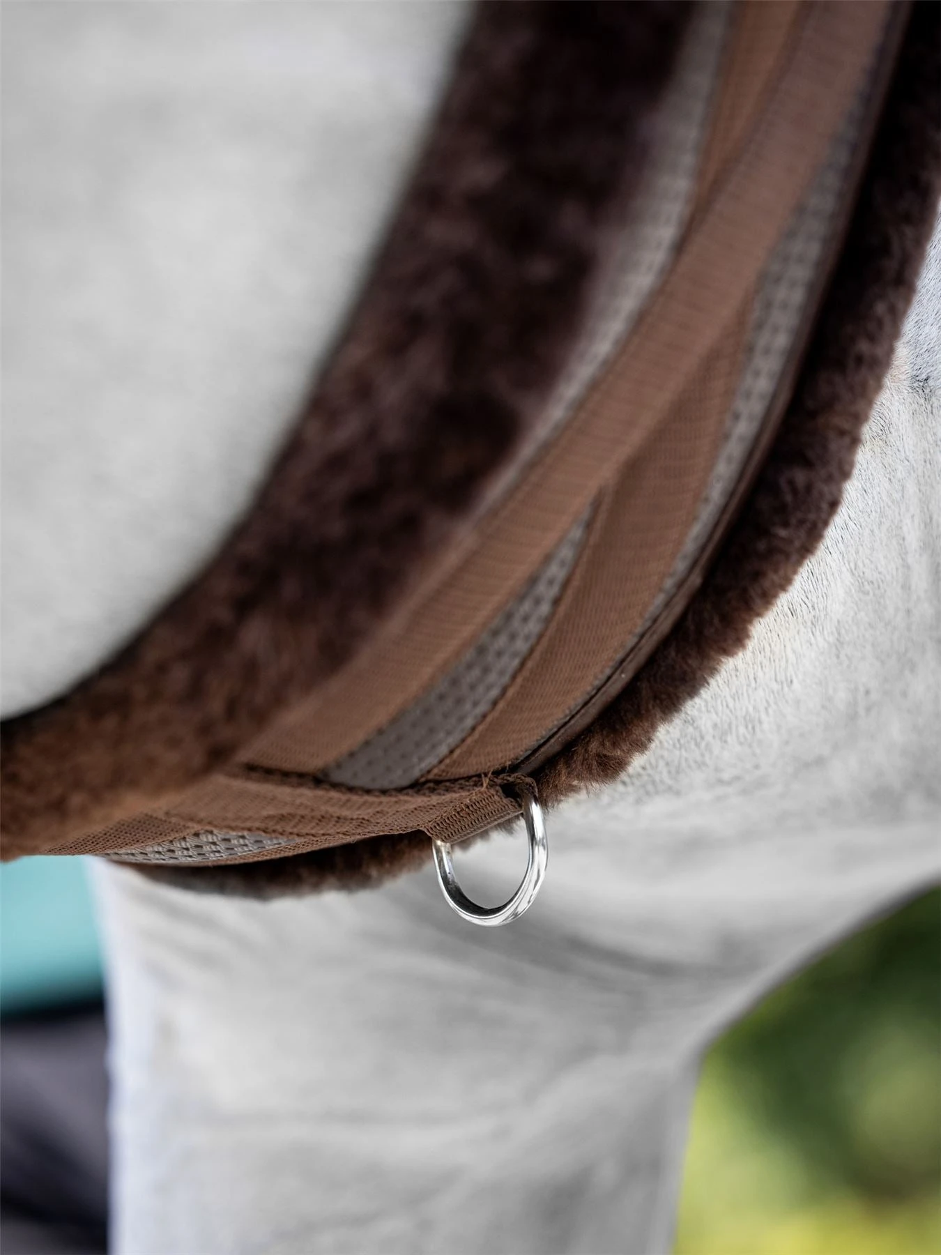 LeMieux Fleece Lined Anatomic Girth 7 LeMieux Fleece Lined Anatomic Girth - Image 5