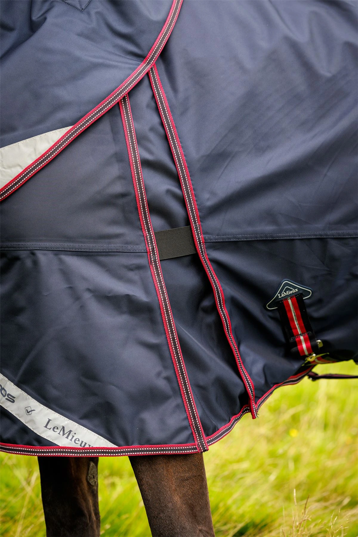 LeMieux Kudos Thermo Layer Turnout Rug 300g 8 LeMieux Kudos Thermo Layer Turnout Rug 300g - Image 6