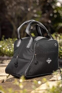 LeMieux Elite Pro Short Boot Bag 16 LeMieux Elite Pro Short Boot Bag -Lemieux f3461387 d031 4713 88f9 61de4676e1a6 2958eb50 0a86 4e0e b3fd b398e3bb55d0